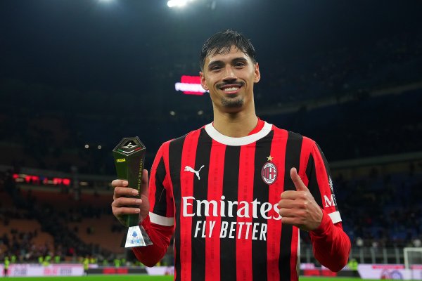 Reporter: Reindes is only one step away from transferring to Manchester City, and the transaction may be completed tomorrow