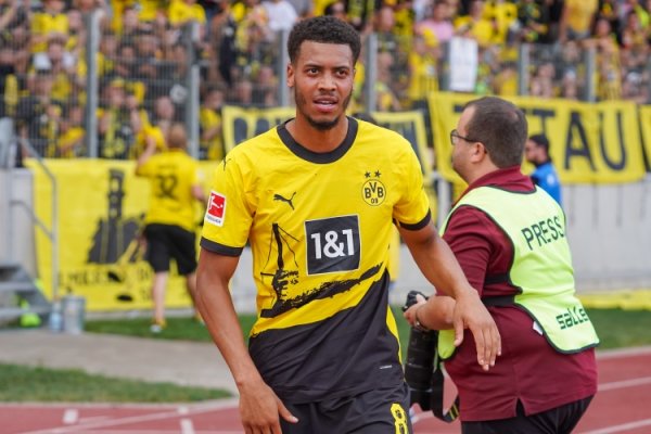 Falk: Manchester United is interested in Dortmund midfielder Enmecha, Dortmund doesn t want to sell him anyway