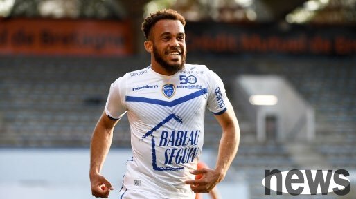 19-year-old Mbemo joined the Bee for 5.8 million pounds 🐝 Upgrade + relegation and left 71 million after 6 years