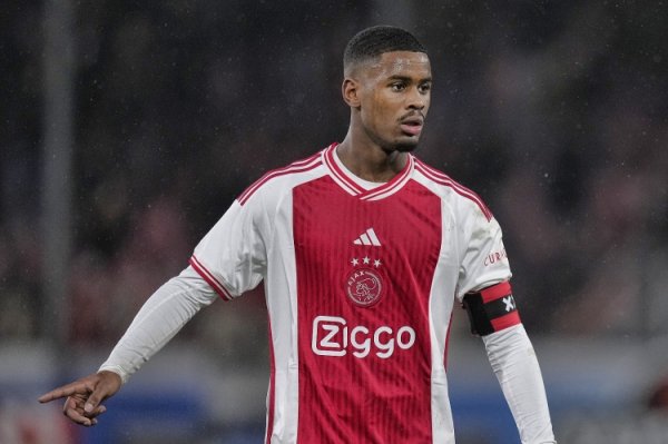 Romano: Chelsea is still negotiating to introduce Harto and Simmons, both players are eager to join