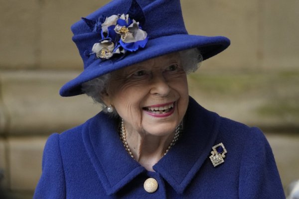 Both physical and mental and physical quality are super strong! Aging medical experts analyze the 4-faced and 5 feelings of the Queen s successful aging