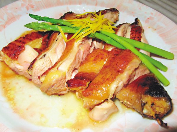 During the season / Liuding can not only be eaten directly or made into juice, but also can be used as a dish to teach you how delicious Liuding Chinese and Western cuisine