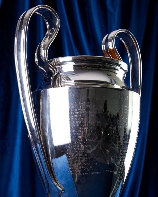 Who will be next year? The Champions League trophy arrived at the lottery site, and the cup was engraved with previous champions