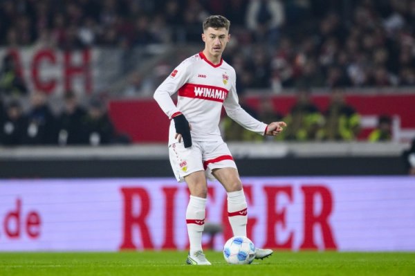 Reporter: Manchester United is unlikely to sign the midfielder tomorrow, the statement about Stiller is untrue