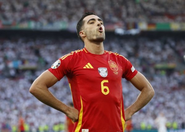 Merino scored 5 goals in 6 games for all national team competitions in 2025, the most European midfielders in the same period