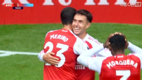 Kick on the top of the head! Suvimenti scored a header and completed double hits in this game, Arsenal led the Forest by 3 goals