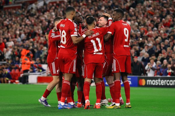 Deanie: Liverpool s Premier League defending title is almost unstoppable, like Tyson swept the boxing world back then