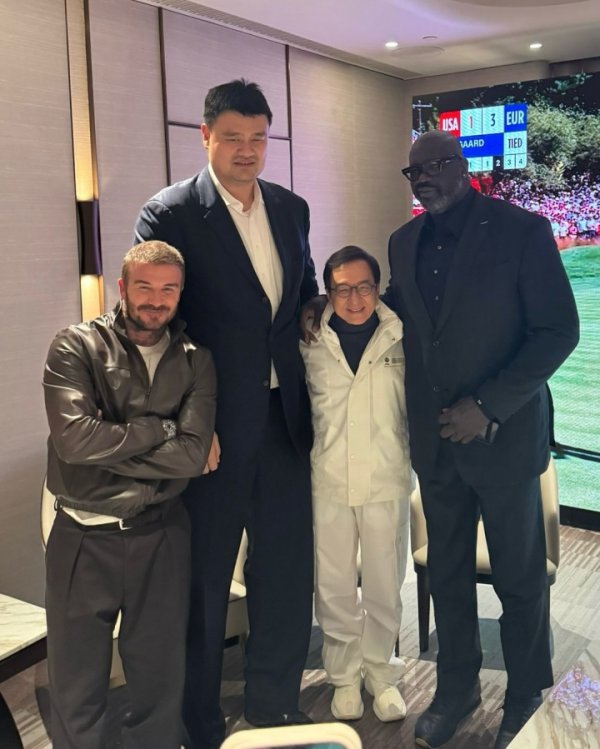 World famous paintings! Beckham posts photos with Jackie Chan, Yao Ming and O Neal: meeting the three legends